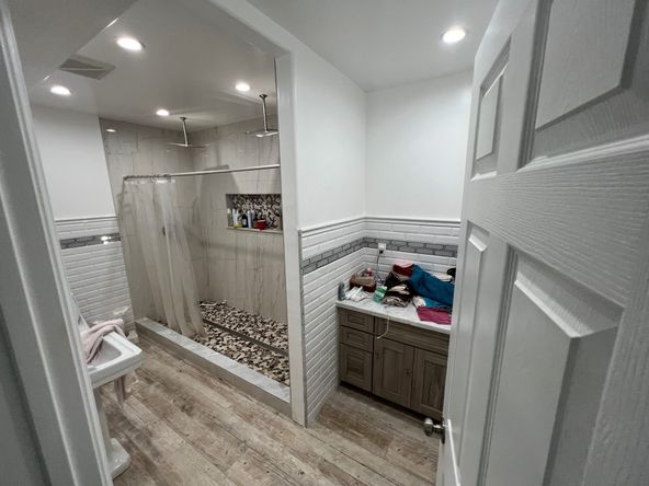 Turn Key Bar & Apartment in Riverdale, CA: 5020 19 1/2 Ave, Riverdale, CA 93656